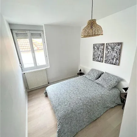 Apartament Proche Hyper-centre 6 Couchages Reims