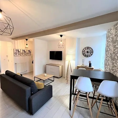 Daire Proche Hyper-centre 6 Couchages Reims