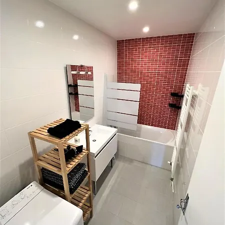 Apartament Proche Hyper-centre 6 Couchages Reims