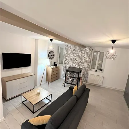 Apartament Proche Hyper-centre 6 Couchages Reims